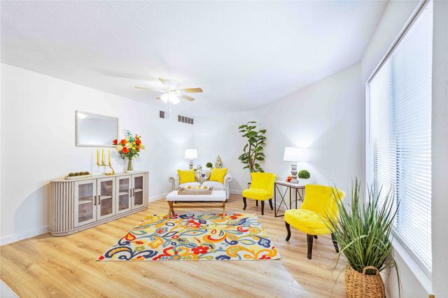 2310 Balsam Drive B106, Arlington, TX 76006