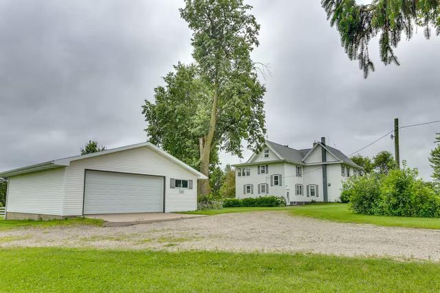 2749 Town Hall Rd, Mount Horeb, WI 53572