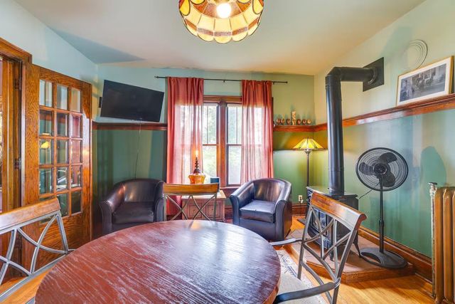 2749 Town Hall Rd, Mount Horeb, WI 53572