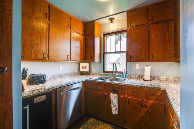 2749 Town Hall Rd, Mount Horeb, WI 53572