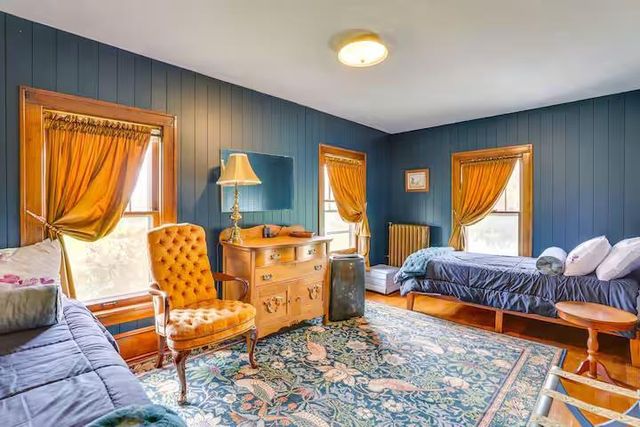 2749 Town Hall Rd, Mount Horeb, WI 53572