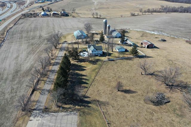 2749 Town Hall Rd, Mount Horeb, WI 53572