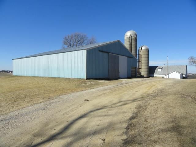 2749 Town Hall Rd, Mount Horeb, WI 53572
