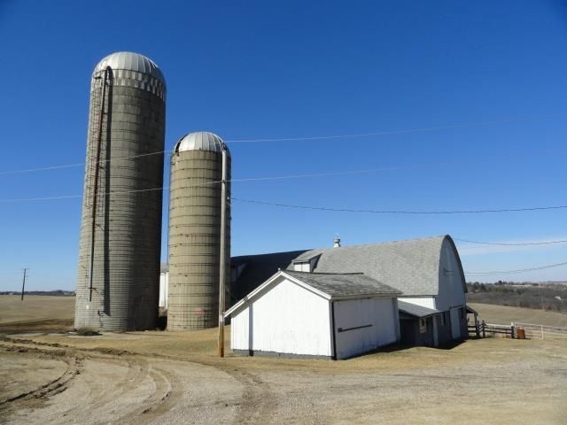 2749 Town Hall Rd, Mount Horeb, WI 53572