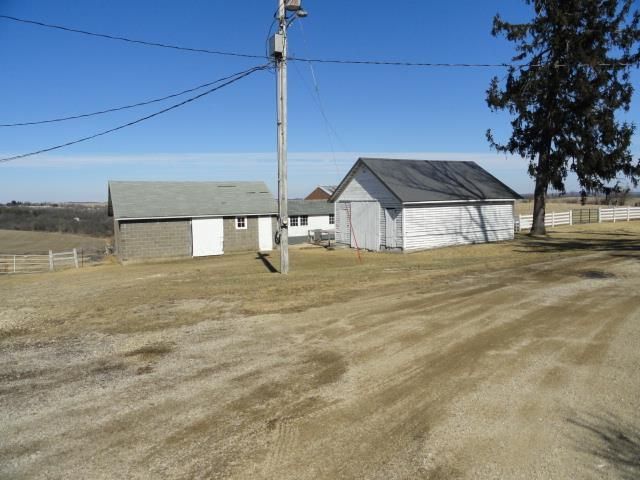 2749 Town Hall Rd, Mount Horeb, WI 53572