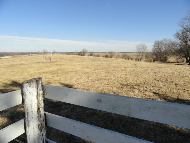 2749 Town Hall Rd, Mount Horeb, WI 53572
