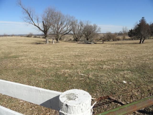 2749 Town Hall Rd, Mount Horeb, WI 53572