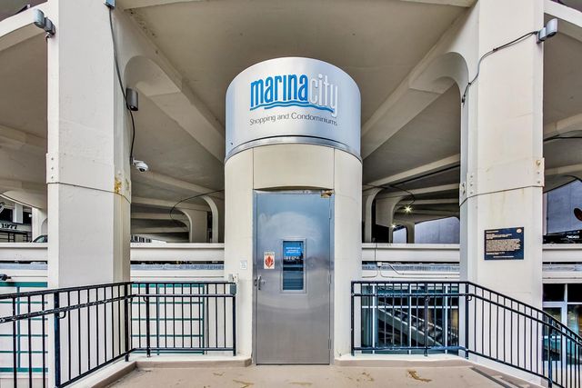 300 N State Street 4702, Chicago, IL 60654