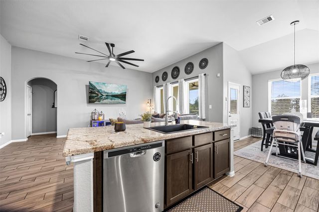 126 Polar Bear Trail, Crosby, TX 77532