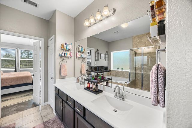 126 Polar Bear Trail, Crosby, TX 77532