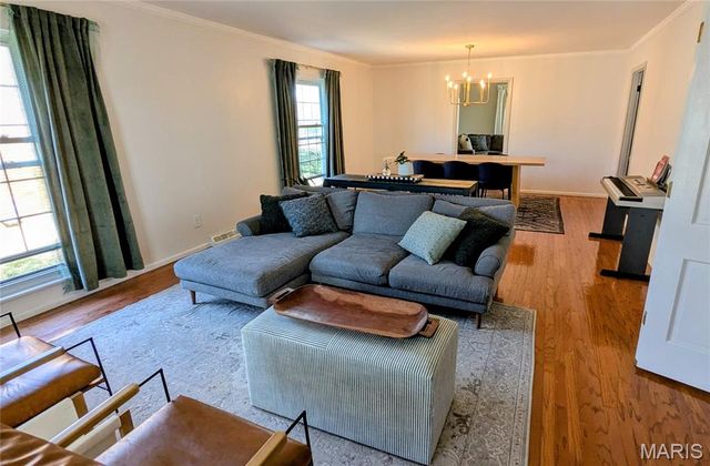 2020 Madison Avenue, Edwardsville, IL 62025