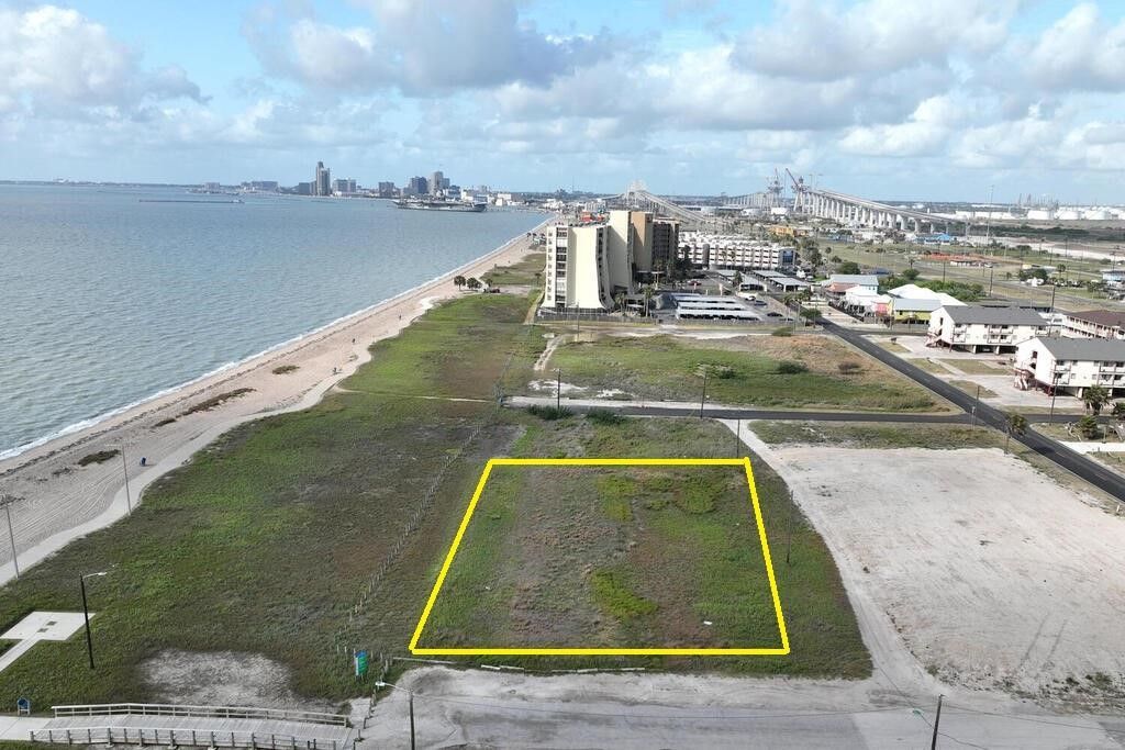 4421 N Shoreline Blvd, Corpus Christi, TX 78402 — exterior