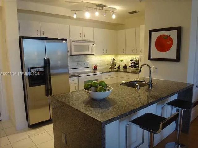 2400 SW 27th Ave 304, Miami, FL 33145