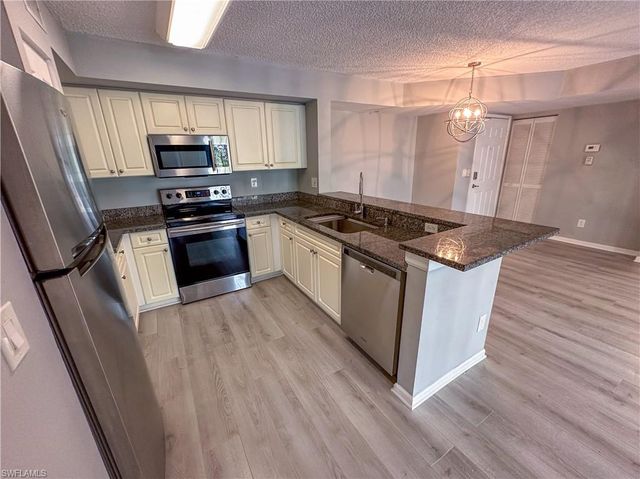 1250 Wildwood Lakes BLVD 206, Naples, FL 34104