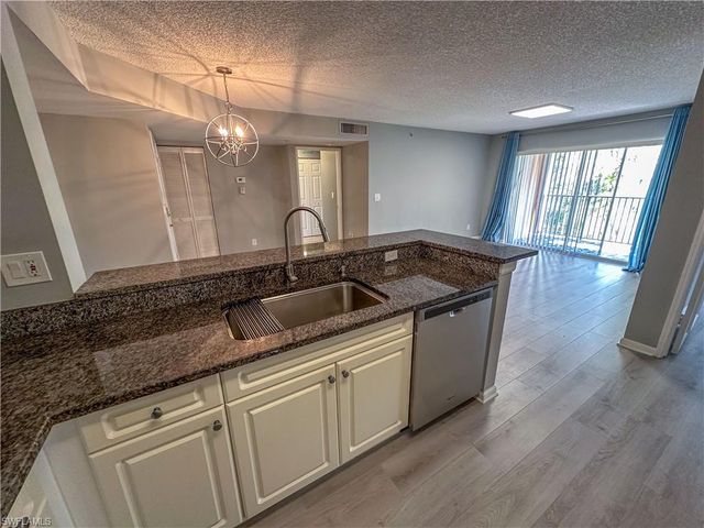 1250 Wildwood Lakes BLVD 206, Naples, FL 34104