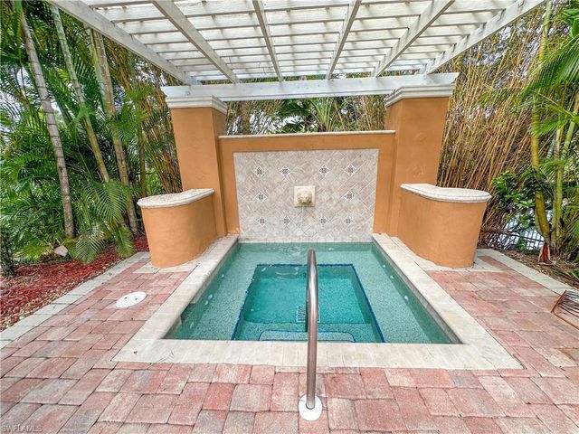 1250 Wildwood Lakes BLVD 206, Naples, FL 34104