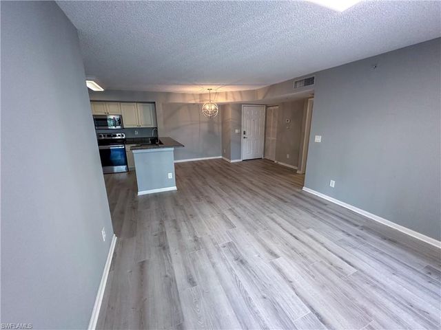1250 Wildwood Lakes BLVD 206, Naples, FL 34104
