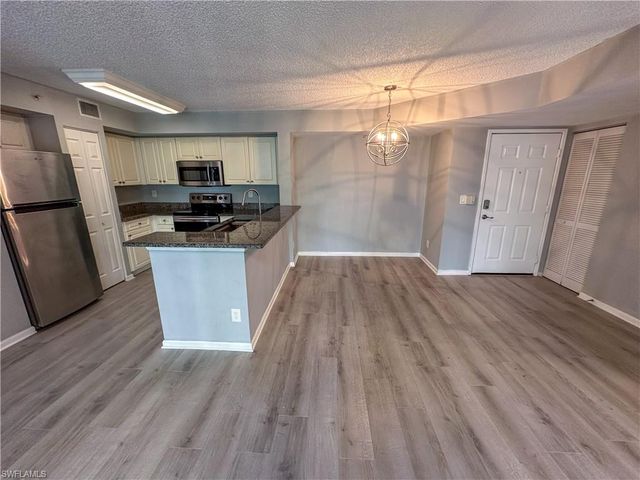 1250 Wildwood Lakes BLVD 206, Naples, FL 34104
