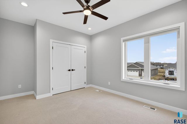 5411 W Patriot St Street, Sioux Falls, SD 57107