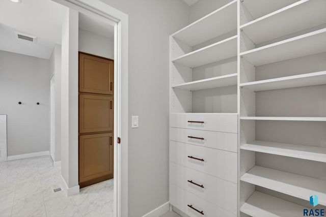 5411 W Patriot St Street, Sioux Falls, SD 57107