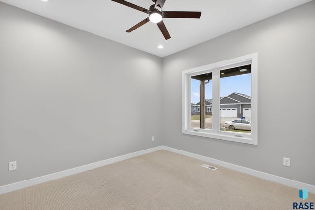 5411 W Patriot St Street, Sioux Falls, SD 57107