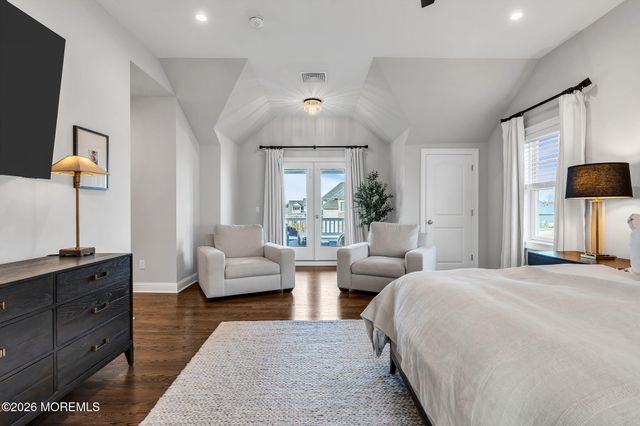 12 Balmer Court, Oceanport, NJ 07757