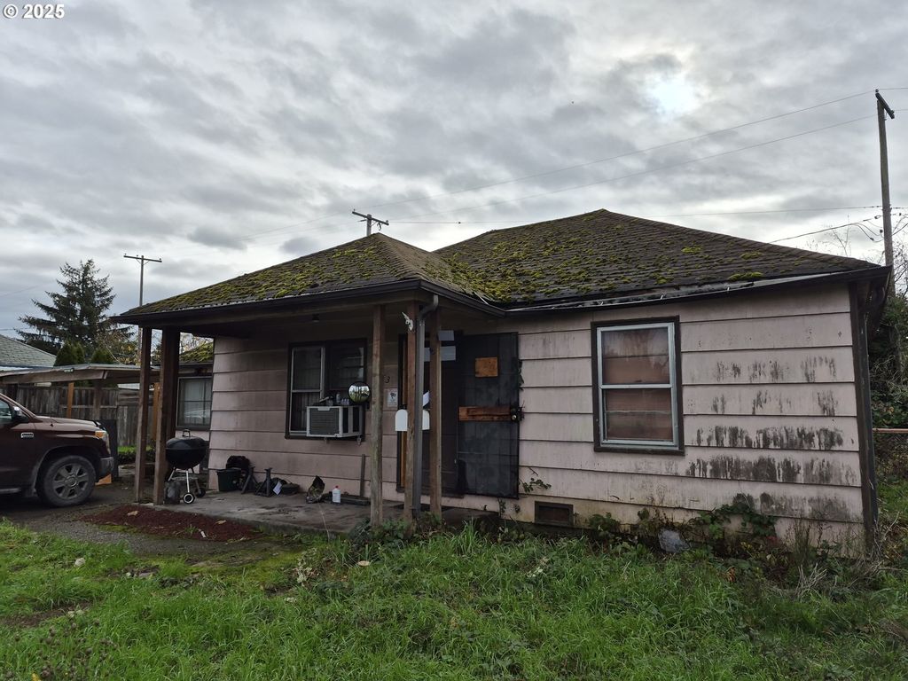 1383 CENTENNIAL Blvd, Springfield, OR 97477