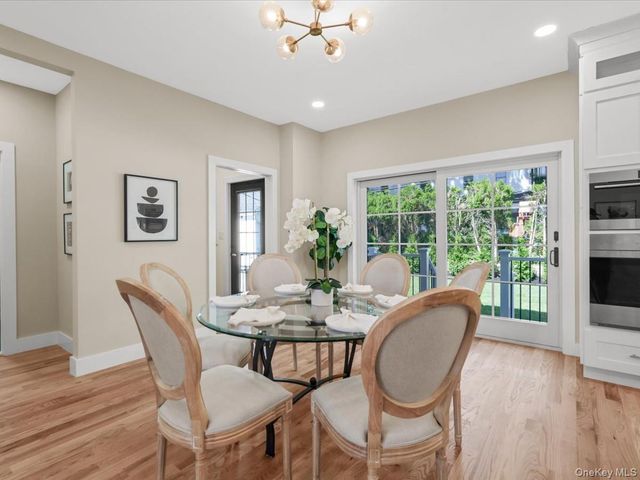 8 Brixton Road, Garden City, NY 11530