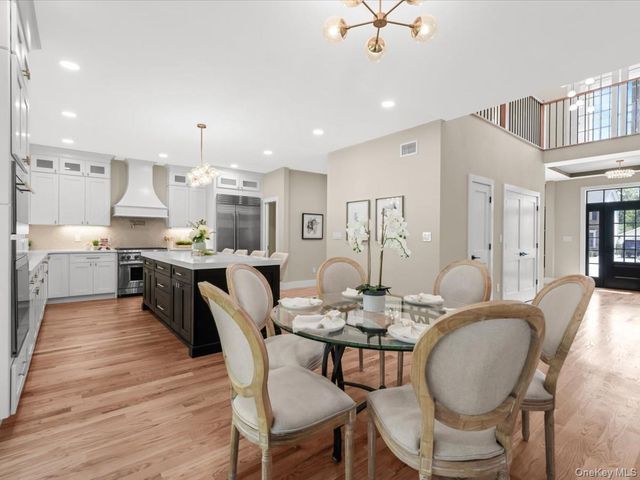 8 Brixton Road, Garden City, NY 11530