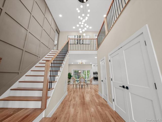 8 Brixton Road, Garden City, NY 11530