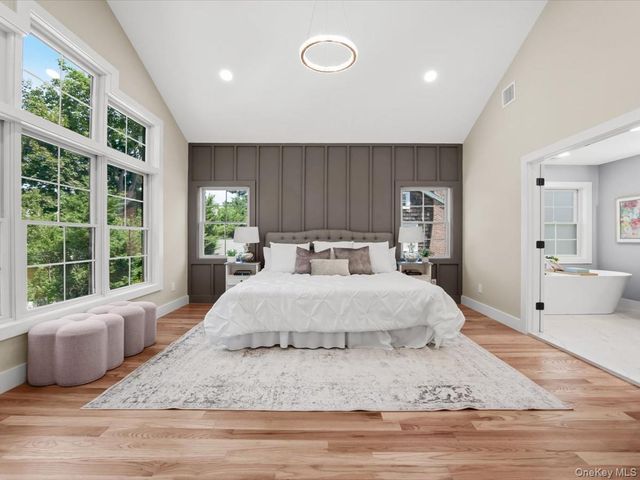 8 Brixton Road, Garden City, NY 11530