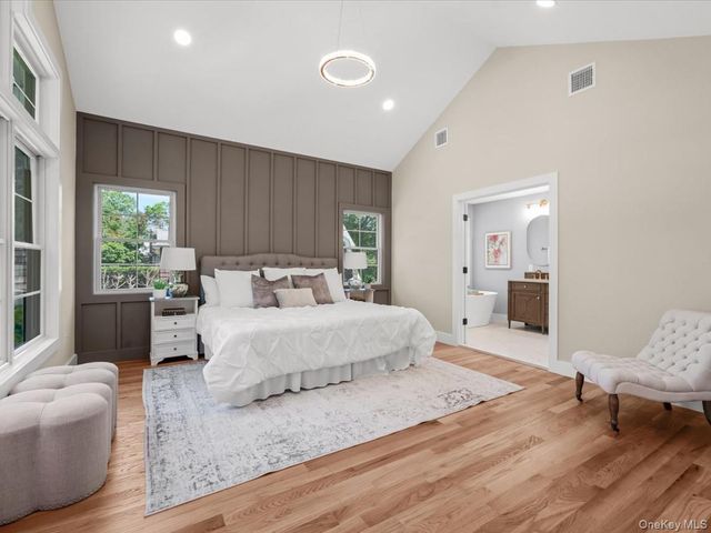 8 Brixton Road, Garden City, NY 11530