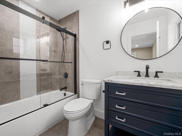 8 Brixton Road, Garden City, NY 11530