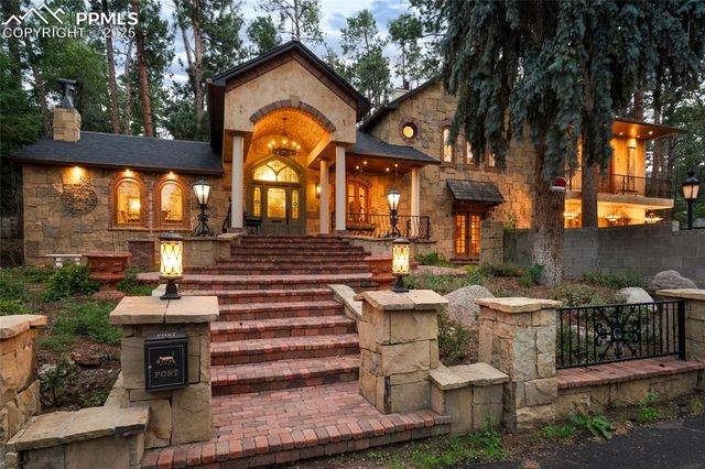 1815 Pine Grove Avenue, Colorado Springs, CO 80906