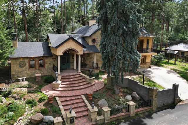 1815 Pine Grove Avenue, Colorado Springs, CO 80906