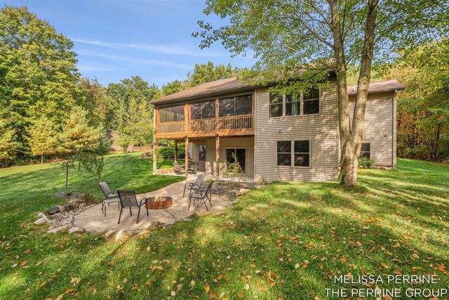 14300 Oberley Drive, Lowell, MI 49331