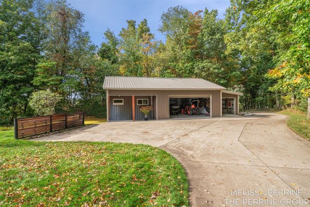 14300 Oberley Drive, Lowell, MI 49331