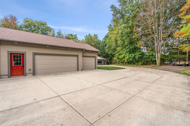 14300 Oberley Drive, Lowell, MI 49331