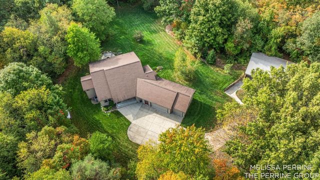 14300 Oberley Drive, Lowell, MI 49331