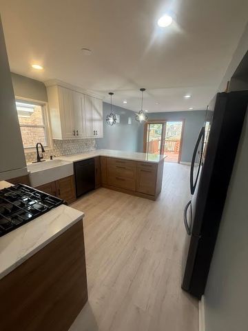 7753 W Forest Preserve Avenue, Chicago, IL 60634