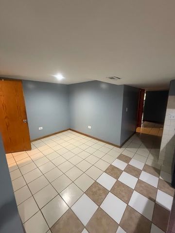 7753 W Forest Preserve Avenue, Chicago, IL 60634