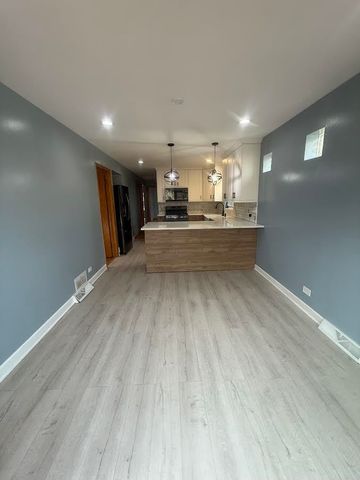 7753 W Forest Preserve Avenue, Chicago, IL 60634