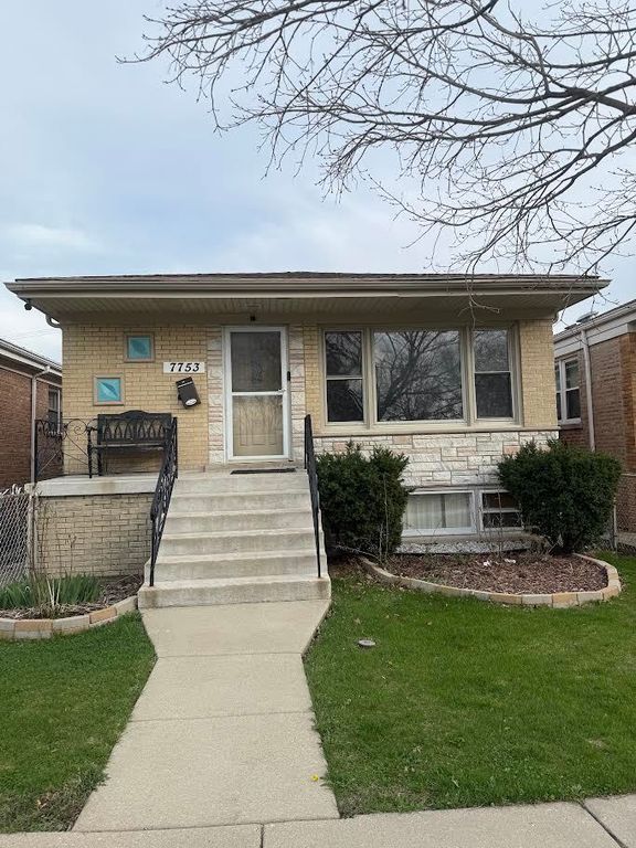 7753 W Forest Preserve Avenue, Chicago, IL 60634