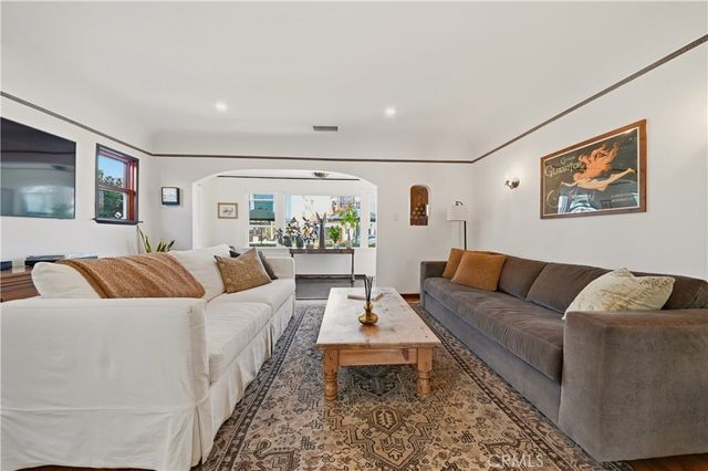 209 La Verne, Long Beach, CA 90803