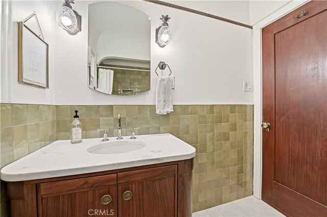 209 La Verne, Long Beach, CA 90803