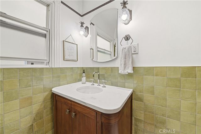 209 La Verne, Long Beach, CA 90803