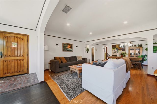 209 La Verne, Long Beach, CA 90803