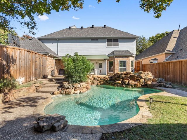 18731 Thorntree Lane, Dallas, TX 75252