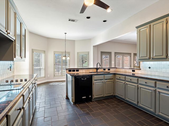 18731 Thorntree Lane, Dallas, TX 75252