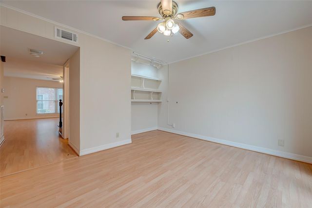 2047 Winrock Boulevard 61, Houston, TX 77057